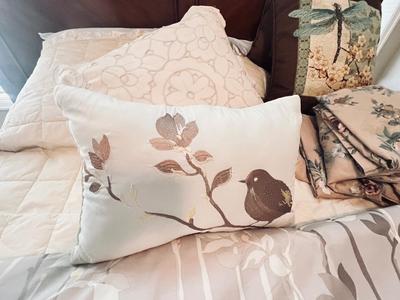 FULL SIZED BEDDING AND KING DOWN BLANKET