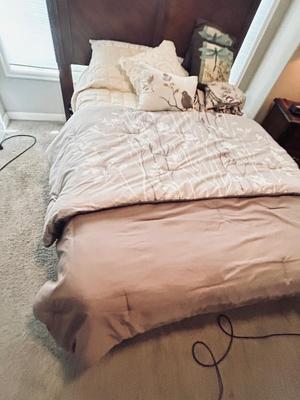 FULL SIZED BEDDING AND KING DOWN BLANKET