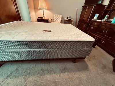 FULL SIZED/DOUBLE BED AND HEAD BOARD