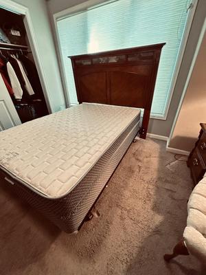 FULL SIZED/DOUBLE BED AND HEAD BOARD