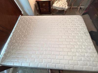 FULL SIZED/DOUBLE BED AND HEAD BOARD