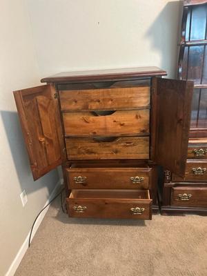 DRESSER WITH MIRROR AND STAND UP DBL DOOR DRESSER