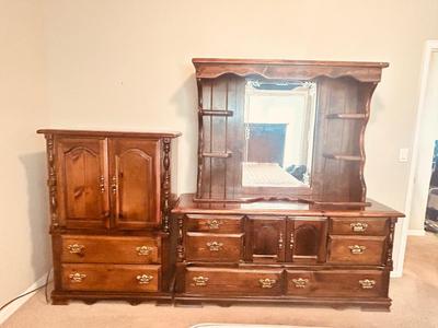 DRESSER WITH MIRROR AND STAND UP DBL DOOR DRESSER