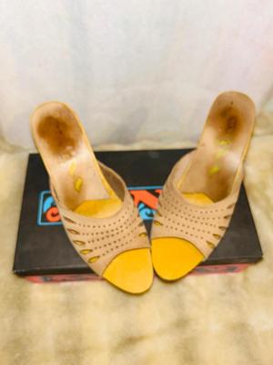 VINTAGE NINA SHOES SIZE 6-1/2