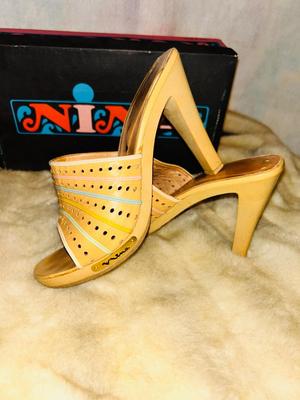 VINTAGE NINA SHOES SIZE 6-1/2