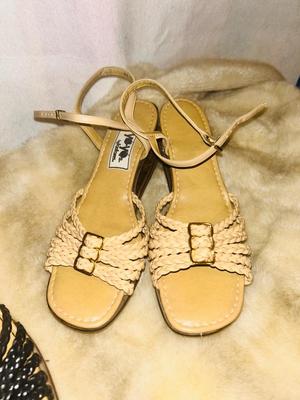 YOYO SANDALS BY FANFARE SIZE 7