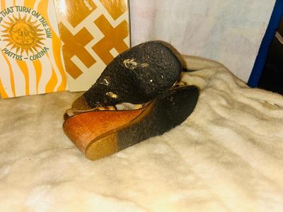 SIZE 7 LADIES SHOES
