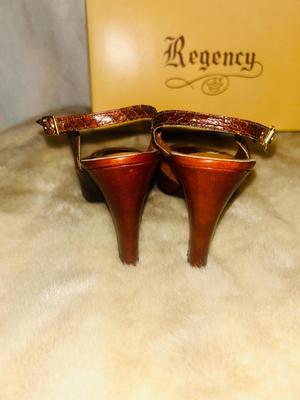 SIZE 7 WOMENS SHOES