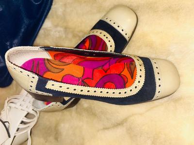 VINTAGE LADIES SHOES AND CLUTCH