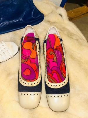 VINTAGE LADIES SHOES AND CLUTCH