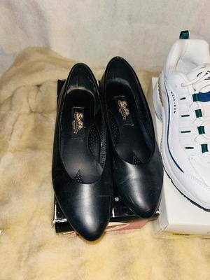 NEW WOMENS EASY SPIRIT SNEAKERS, AND CASUAL SHOES