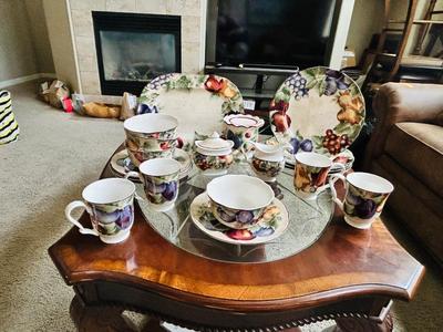 NOBLE EXCELLENCE BY NAPA VALLEY 4 PLACE SETTING DINNERWARE
