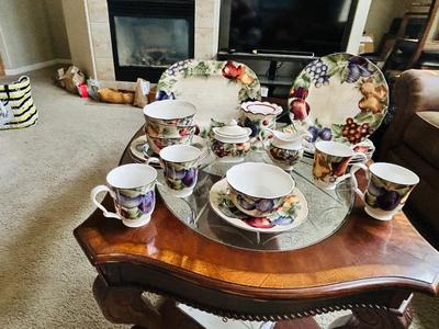 NOBLE EXCELLENCE BY NAPA VALLEY 4 PLACE SETTING DINNERWARE