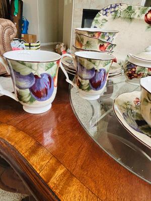 NOBLE EXCELLENCE BY NAPA VALLEY 4 PLACE SETTING DINNERWARE