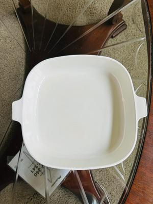 CORNING WARE CASSEROLE DISHES, DRINKING VESSELS AND DECORATIVE PLATE