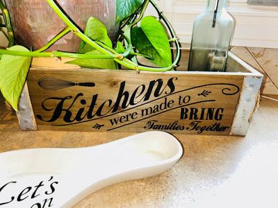 LIVE PLANT, SPOON REST, CANISTER AND WOODEN BOX