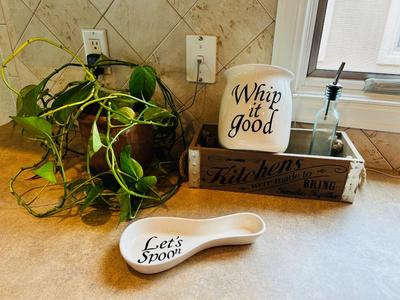 LIVE PLANT, SPOON REST, CANISTER AND WOODEN BOX