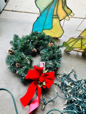 OUTDOOR CHRISTMAS DECOR