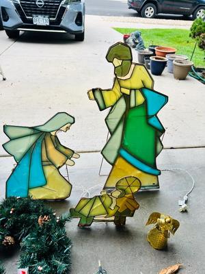 OUTDOOR CHRISTMAS DECOR
