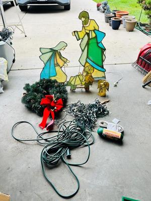 OUTDOOR CHRISTMAS DECOR