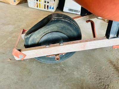 SCOTTS HAND FERTALIZER SPREADER, HEADGE TRIMMER AND WHEEL BARROW