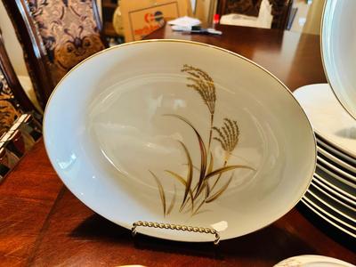 HARMONY HOUSE GOLDEN WHEAT FINE CHINA SERVICE FOR TWELVE WITH EXTRAS