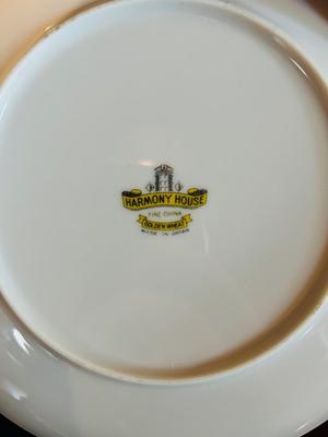HARMONY HOUSE GOLDEN WHEAT FINE CHINA SERVICE FOR TWELVE WITH EXTRAS