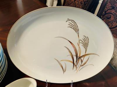 HARMONY HOUSE GOLDEN WHEAT FINE CHINA SERVICE FOR TWELVE WITH EXTRAS
