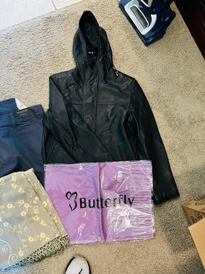 SOFT NEW YORK BY WINLIT WOMENS LEATHER JACKET, SCARVES AND DOWN VEST