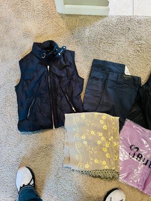 SOFT NEW YORK BY WINLIT WOMENS LEATHER JACKET, SCARVES AND DOWN VEST