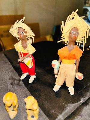 THE JAMAICAN BAND WITH STONE MONKEYS