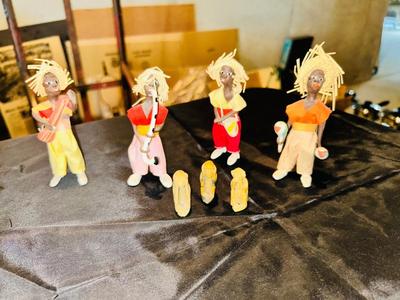 THE JAMAICAN BAND WITH STONE MONKEYS