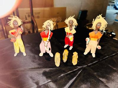 THE JAMAICAN BAND WITH STONE MONKEYS