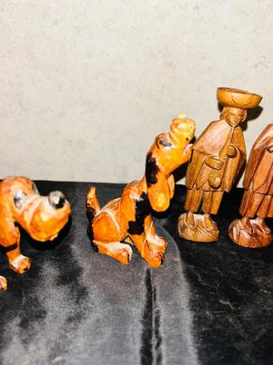 HAND CARVED HOUND DOGS AND MUSIC MEN