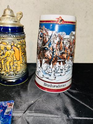 1989 BUDWEISER BEER STEINS, ART GLASS TRAY, AUSTRALIAN BELL/BOTTLE OPENER