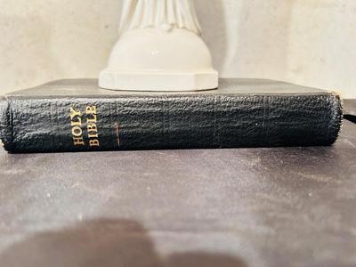 VTG NORCREST JAPAN PRAYING MADONNA STATUE AND HOLY BIBLE