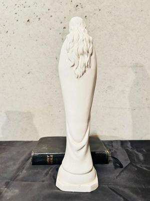 VTG NORCREST JAPAN PRAYING MADONNA STATUE AND HOLY BIBLE
