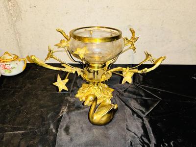1950.’s TOLE FLOWER DECORATIVE BOWL CENTERPIECE BRASS, ETCHED GLAS BOWL