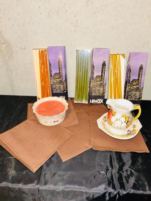 LEFTON DOGWOOD VASE/CREAMER PITCHER, CLOTH NAPKINS AND LENOX CANDLE STICK HOLDERS