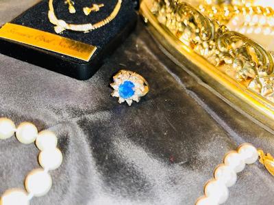 DRESSER TRAY, GOLD TONE AND PEARL COSTUME JEWELRY