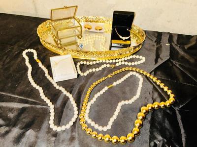 DRESSER TRAY, GOLD TONE AND PEARL COSTUME JEWELRY