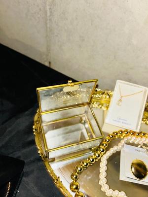 DRESSER TRAY, GOLD TONE AND PEARL COSTUME JEWELRY