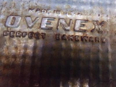 4 bread baking pans. Steel construction. 3 “OveneX” & 1 “Bake King”