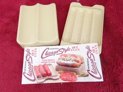 Microwave hotdog & bun warmer set.