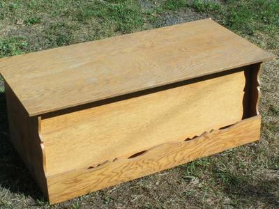 KIDS TOY BOX - OR storage for whatever. Very well built. Hinged lid,