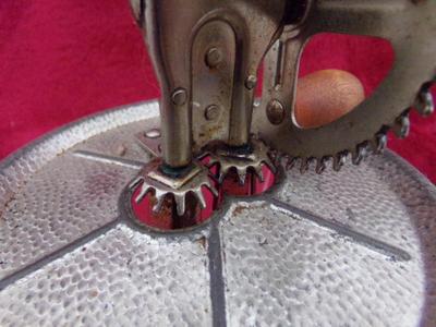 VTG/antique VERY OLD whipping mixer machine. hand operated.