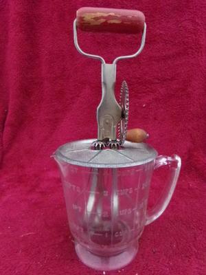 VTG/antique VERY OLD whipping mixer machine. hand operated.