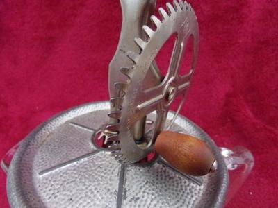 VTG/antique VERY OLD whipping mixer machine. hand operated.