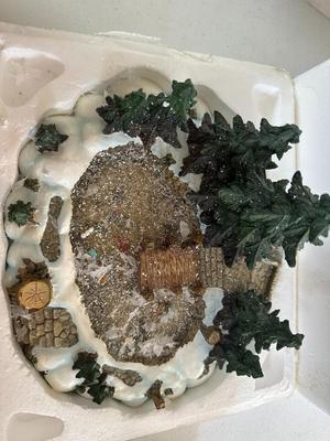 Dept 56 Village Pine Point Pond w Box
