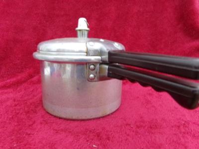 PRESTO Cooker mod. 60, small pressure cooker, For fast food cooking